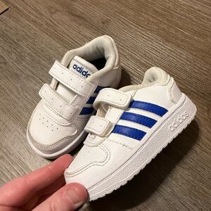 Adidas Kids Sneakers in White and Blue Stripes